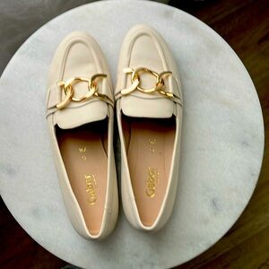 Gabor Women’s Loafers Says 9.5 or 37